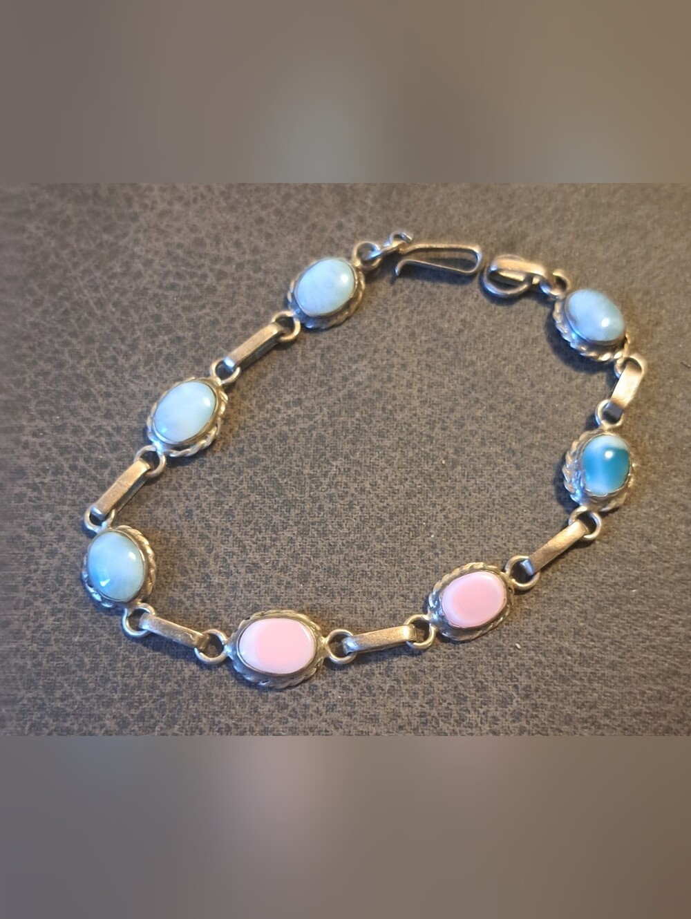 Gorgeous Vintage Sterling Silver Blue/Pink Moonstone Gemstone Link Bracelet